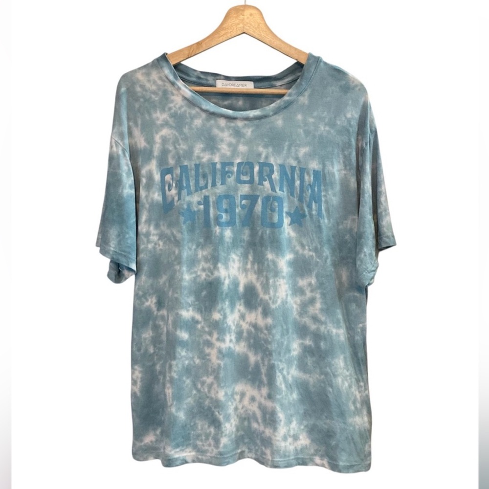 DAYDREAMER California 1970 Cloud Blue Tie Dye Boyfriend Tee Shirt